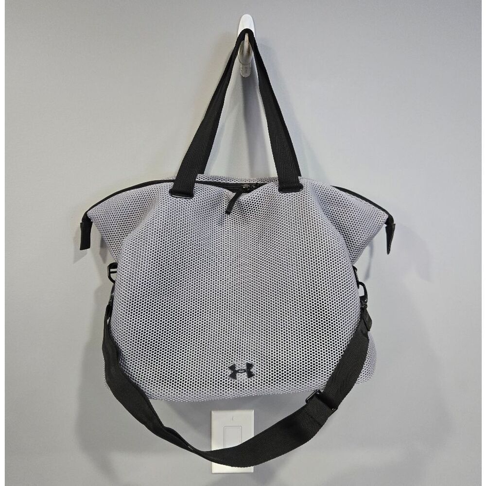 Under Armour. Gym Bag, Weekender Carry On. Grey Mesh